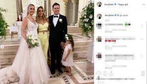 Francesco totti festeggia con la bellissima moglie, la conduttrice tv ilary blasi i 16 anni di matrimonio e le. Ilary E Totti Le Nozze Di Silvia Blasi Dilei