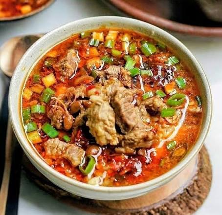 Raja - Resep Soto Tauco Pekalongan 😋 Bahan: - 400 gram Daging Sapi  (Tetelan Lulur), potong kecil-kecil, rebus - 2 sereh - 2 daun salam - 2 cm  jahe, memarkan Bumbu-bumbu: -