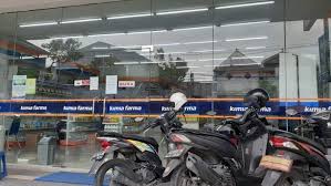 Kimia farma adalah perusahaan industri farmasi pertama di indonesia yang didirikan oleh pemerintah hindia belanda tahun 1817. Apotek Kimia Farma Dibobol Maling Uang Jutaan Rupiah Raib