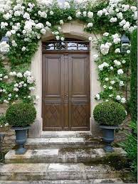 5th And State Garden Design Part 2 Three Homes Six Plants Climbing Roses Front Door Design Garden Inspiration
