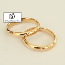 Alliances de mariage en or de la maison celinni, diamantaire à paris. Reference R15 Paire D Alliances Classique Demi Jonc En Or Jaune 18 Carats Gold Rings Rose Gold Ring Gold