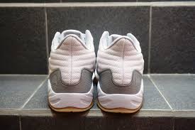 League levitate sepatu basket merupakan sepatu basket yang trendy dan keren bagi anda penyuka gaya sporty saat bertanding basket. Membedah League Clash 2 Kombinasi Performa Kenyamanan Sepatu Harian Mainbasket Com