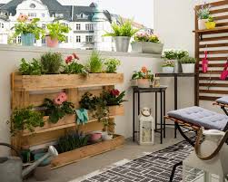 Rattanmöbel befinden sich ein natürliches, handgefertigtes gebilde. 5 Tipps Einen Mini Balkon Einrichten Mein Eigenheim