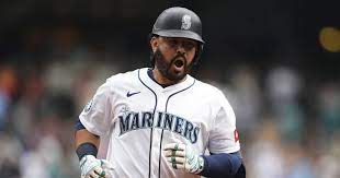 Eugenio Suárez hits three-run homer, Seattle Mariners beat San Diego Padres  to win series