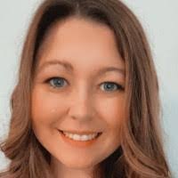 Nicole Geddes's Instagram, Twitter & Facebook