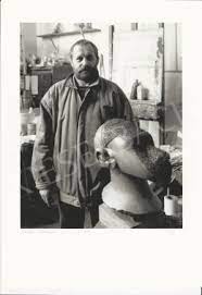 1985 óta tevékenykedett hivatásos fotósként, szakterülete az építészeti és műtárgyfotózás. Laszlo Lugo Lugosi 1953 Famous Hungarian Painter Graphic