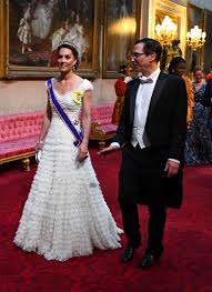 Following a six week hiatus, duchess of cambridge fashion watch has reconvened. Kate Middleton 10 Weisse Kleider In Denen Sie Die Ultimative Hochzeits Inspiration War Vogue Germany