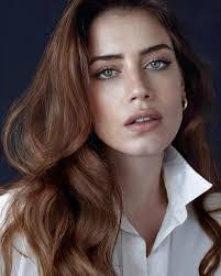 Sabrina Dandridge's Instagram, Twitter & Facebook