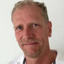 Therapeut Tom Bent in Best