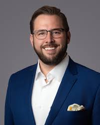 Looking for a drone photographer to take shots for me in Lake Las Vegas!! ￼  Thank you!!!￼