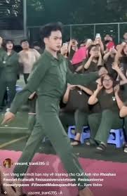 Hứng làn sóng chỉ trích vì catwalk phản cảm, Đại học Văn Lang ...