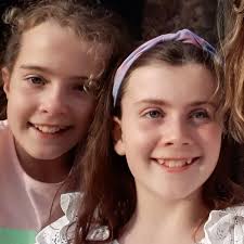 Sisters' dual cancer diagnosis prompts their young daughters to hatch  brilliant survival plan