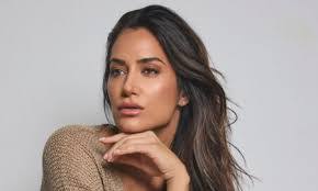 Adrienne Perry's Instagram, Twitter & Facebook