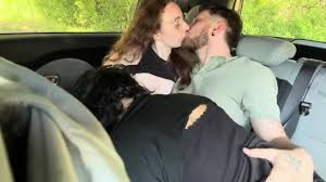 Two college best friends seduced their Uber driver into having a ménage à trois with OF leotheredhead