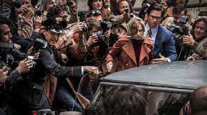 Alcuni uomini mascherati rapiscono un ragazzo adolescente di nome paul getty. Tutti I Soldi Del Mondo In Prima Visione Su Rai1 Rai Ufficio Stampa