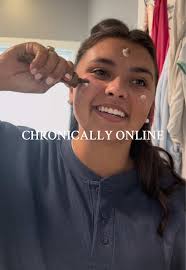 Reintroducing Myself After 1.2k New Followers!