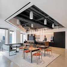 Studio O A Teams Traditional And Contemporary Elements For Finance Office With Images Office Interior Design Modern Interior Design Cafeteria Design