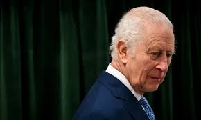 George şi Charlotte, în centrul atenţiei la botezul frăţiorului mai mic,  Prinţul Louis