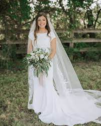 Lauren Duggar S Wedding Dress Duggar Wedding Jessa Duggar Wedding Dress Jinger Duggar Wedding