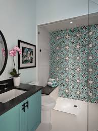 26 ways to transform your small bathroom. 10 Stylish Small Bathrooms With Walk In Showers