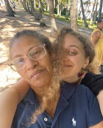 Samira Homerang Saunders (@samiralamemes) · Instagram 照片和视频