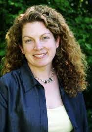 Elena Marlow's Instagram, Twitter & Facebook