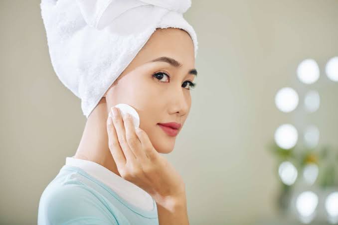 Understanding How Toner Can Transform Your Skin: The Benefits of Using a Toner  in Your Skincare Routine - Reviva Labs