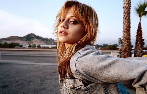 Spun (2002, dir. Jonas Åkerlund) Director Jonas Åkerlund made his feature  film debut with Spun, having already become known for his work in music  videos (e.g. Madonna's “Ray of Light, Prodigy's “Smack