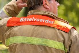 Live | 'zeer gevaarlijke' dijkdoorbraak bij meerssen: Dijkdoorbraak Zet Wijk Onder Water Stationstraat Meerssen