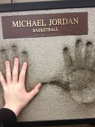 Hand length is measured from the base of the palm to the tip of the middle finger. The 15 Largest Hand Sizes In Nba History Howtheyplay