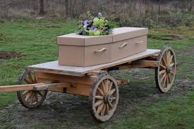 La salma si trova in una cappella mortuaria di careggi ma non sarebbe visitabile, giovedì la cremazione. Bare Ecologiche Eco Funerali Per Stili Di Vita E Di Morte Sostenibili Marraiafura