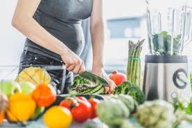 Seperti yang terbuat dari tempe misalnya. Perhatikan Makanan Ibu Hamil Trimester 1 Agar Si Kecil Bisa Tumbuh Cerdas Dan Sehat Semua Halaman Nakita