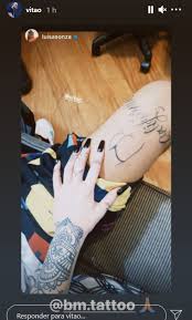 Victor carvalho ferreira ( são paulo, 18 de agosto de 1999 ), mais conhecido pelo seu nome artístico vitão, é um cantor e compositor brasileiro. Vitao Tatua O Bumbum De Luisa Sonza E Ela Diz Dando Valor Marcia Piovesan