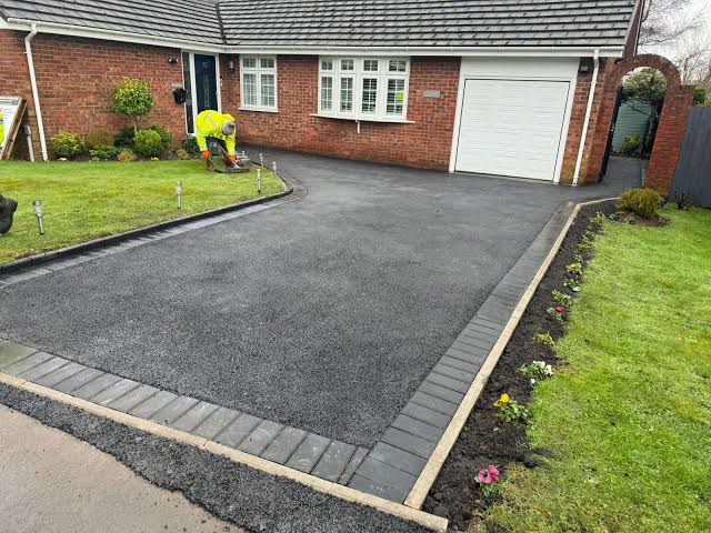 Tarmac Driveways Liverpool | Tarmac Surfacing Specialists
