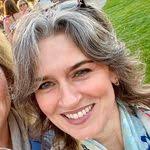 Holly Hewett's Instagram, Twitter & Facebook