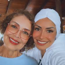 Si me preguntan de dónde aprendí a ser guerrera?!?! … Aquí la respuesta! Te  amo mami! Vamos a salir de todas siempre 🙌🏼🙌🏼✨ agradecidas con tanto  ángel y bendiciones que hemos recibido! #