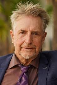 Dennis Schwenke's Instagram, Twitter & Facebook