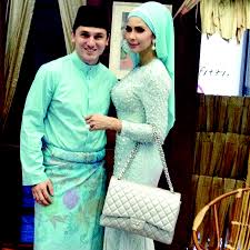 Siti saleha, kazar saisi, liza abdullah, jasmin hamid, shaharuddin tambi, wan sharmila, syazwan zulkifli, jaja iliyes, bil azali, dhia irdina, puteri rafasya, faye kusairi, idris mat diah, anne abdullah, hariesa, razzuan, syaffiq sahli, sean lee, fadilah mansor, mia. Stay Away From Our Hubbies Rozita Che Wan