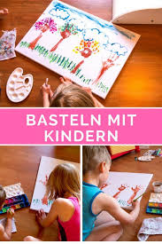 Basteln Jahreszeitenbaume Mit Kind Und Kleinkind Malen Tolle Diy Geschenkideen Fur Oma Und Opa Oder Onkel Und Tante Zu W Geschenk Oma Oma Geburtstag Kinder