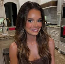 haleymariesvanity added a new photo.