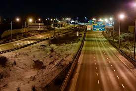 Outre cette disposition du règlement, les autres exceptions prévues par québec font peu débat. Premier Soir De Couvre Feu A Quebec Silence Sur La Ville Photos Actualites Le Soleil Quebec