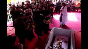 Pahlawan iban yang pejuangkan tanah air kita yang tercinta malaysia.pw i kanang anak langkau 901378 sarjan kanang anak langkau (bersara dalam pangkat pegawai. The Funeral Of Malaysia S War Hero Datuk Termenggong Kanang Anak Langkau Youtube