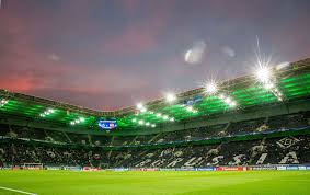 Die bundesliga hat das erste geisterspiel ihrer geschichte: Rheinderby Laumann Erwartet Geisterspiel Zwischen Gladbach Und Koln