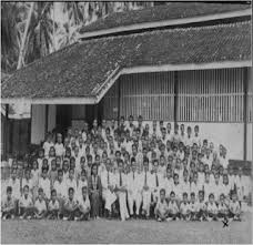 Isu sekolah vernakular sudah lebih 60 tahun terus diperdebatkan menjadi penyebab wujud jurang dan kerenggangan di kalangan ahli masyarakat kita. Waktu Solat Malaysia Waktu Solat Dot Net