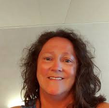 What is the best time to arrive in Avon, Outer Banks to avoid traffic