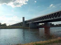 With over 3,000 feet in length (750 feet over water, the remainder over land), it is the longest navigable aqueduct in the world. Magdeburg Water Bridge