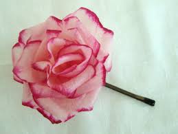 Comment faire des fleurs en papier. Comment Creer Une Fleur En Papier Crepon Astuces Et Photos Archzine Fr