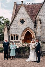 Demnach wurde das hochzeitskleid von kaiserin elisabeth gestiftet. Prinzessin Beatrice Das Ist Die Besondere Geschichte Hinter Ihrem Brautkleid