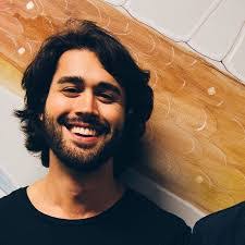 Devin Curry's Instagram, Twitter & Facebook