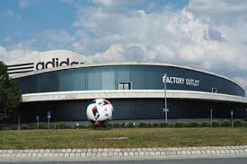 The adidas arena forms a distinctive landmark on the adidas world of sports campus in herzogenaurach. Adidas Outlet Review Of Adidas Store Herzogenaurach Germany Tripadvisor